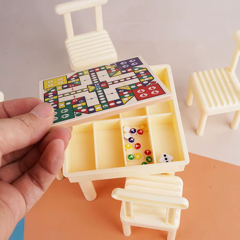 1 ensemble d'accessoires de décoration pour maison de poupée, jeu d'échecs miniature, mini table avec chaise, jeu de ludo, jeu de go, modèle de jeu