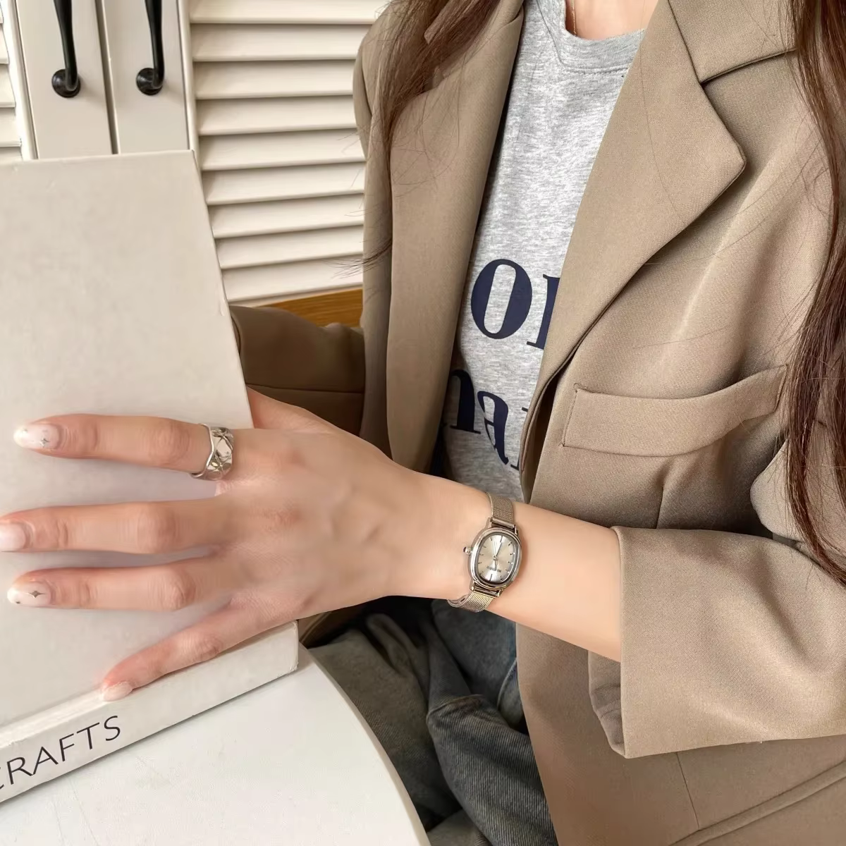 Montre de marque simple pour femme