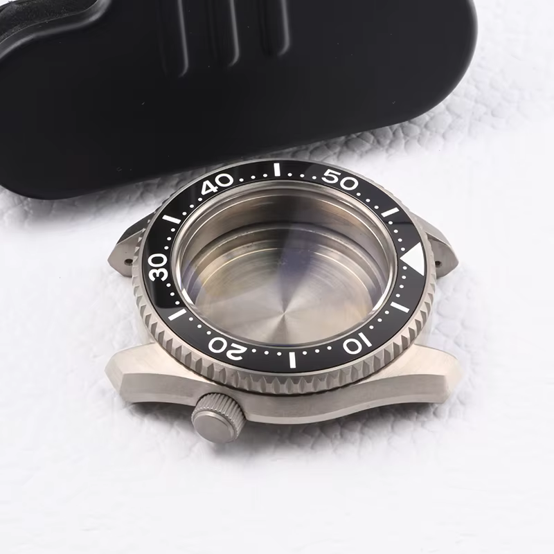 Boîtier de montre en titane MM300