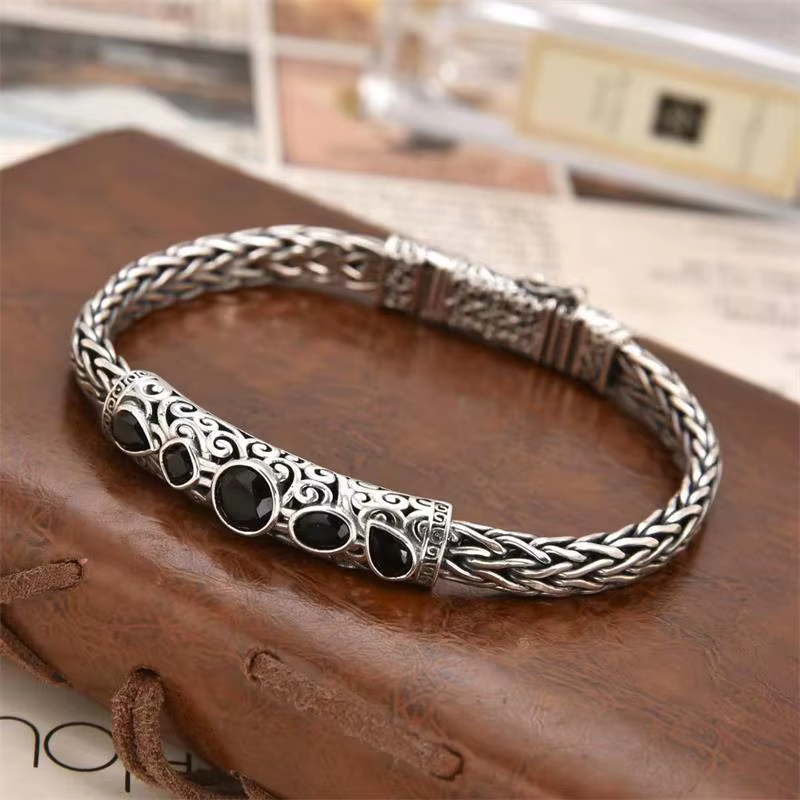 Bracelet en diamant noir tissé à la main pour hommes