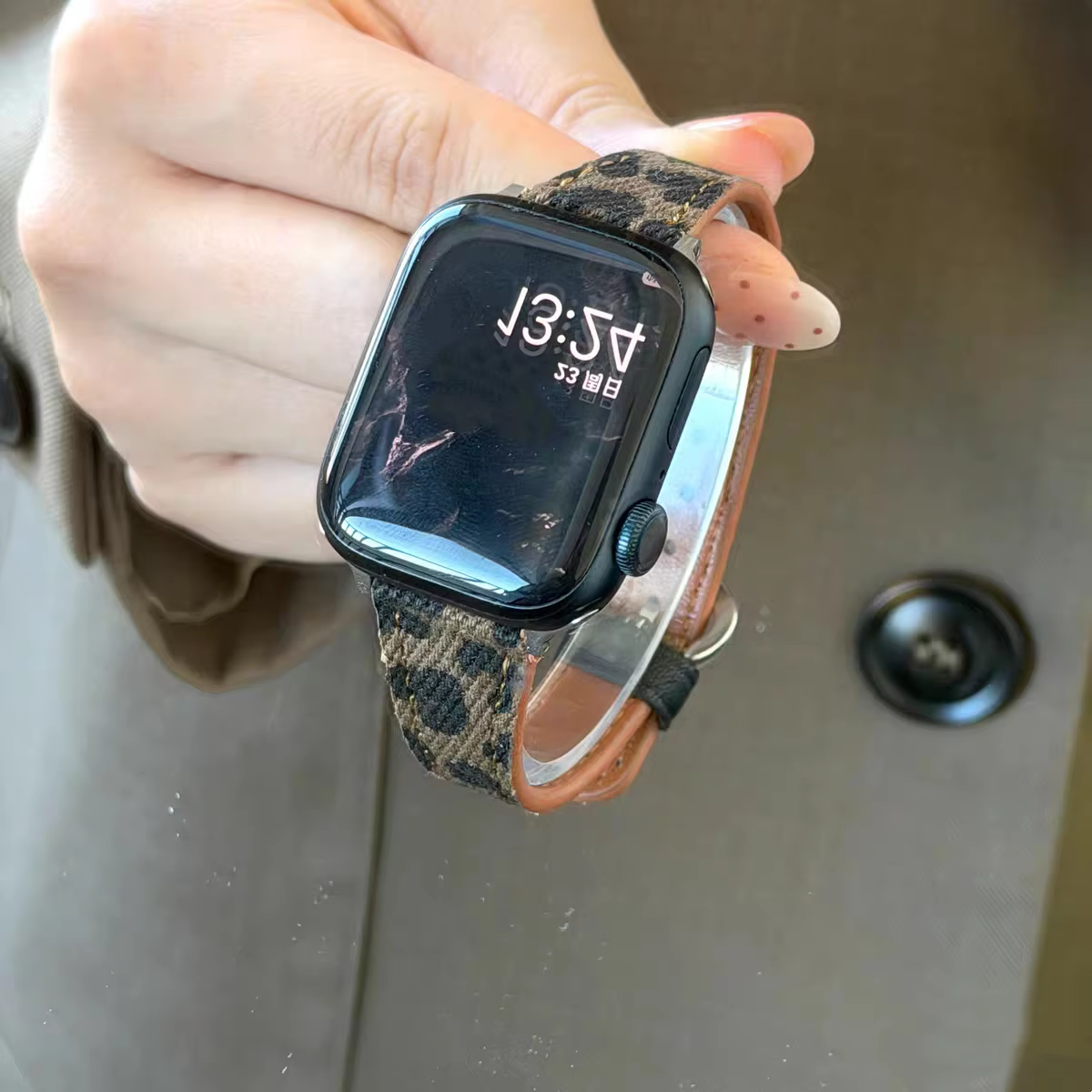 Excellent bracelet en cuir imprimé léopard pour Apple Watch femme 44mm 40 45 41 49 42 38 Series 11 10 9 8 SE 7 6 5 4 3