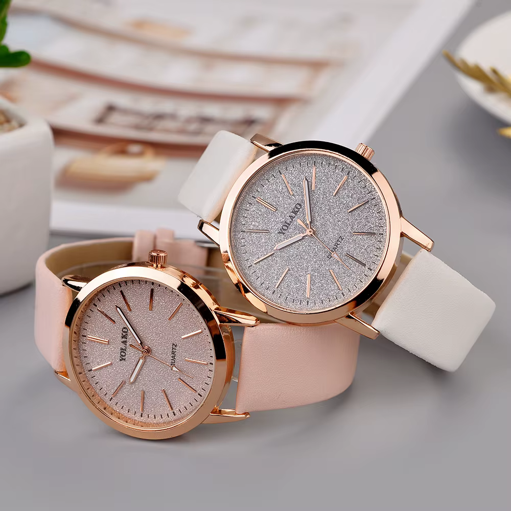 Montre à quartz avec bracelet en cuir pour femme