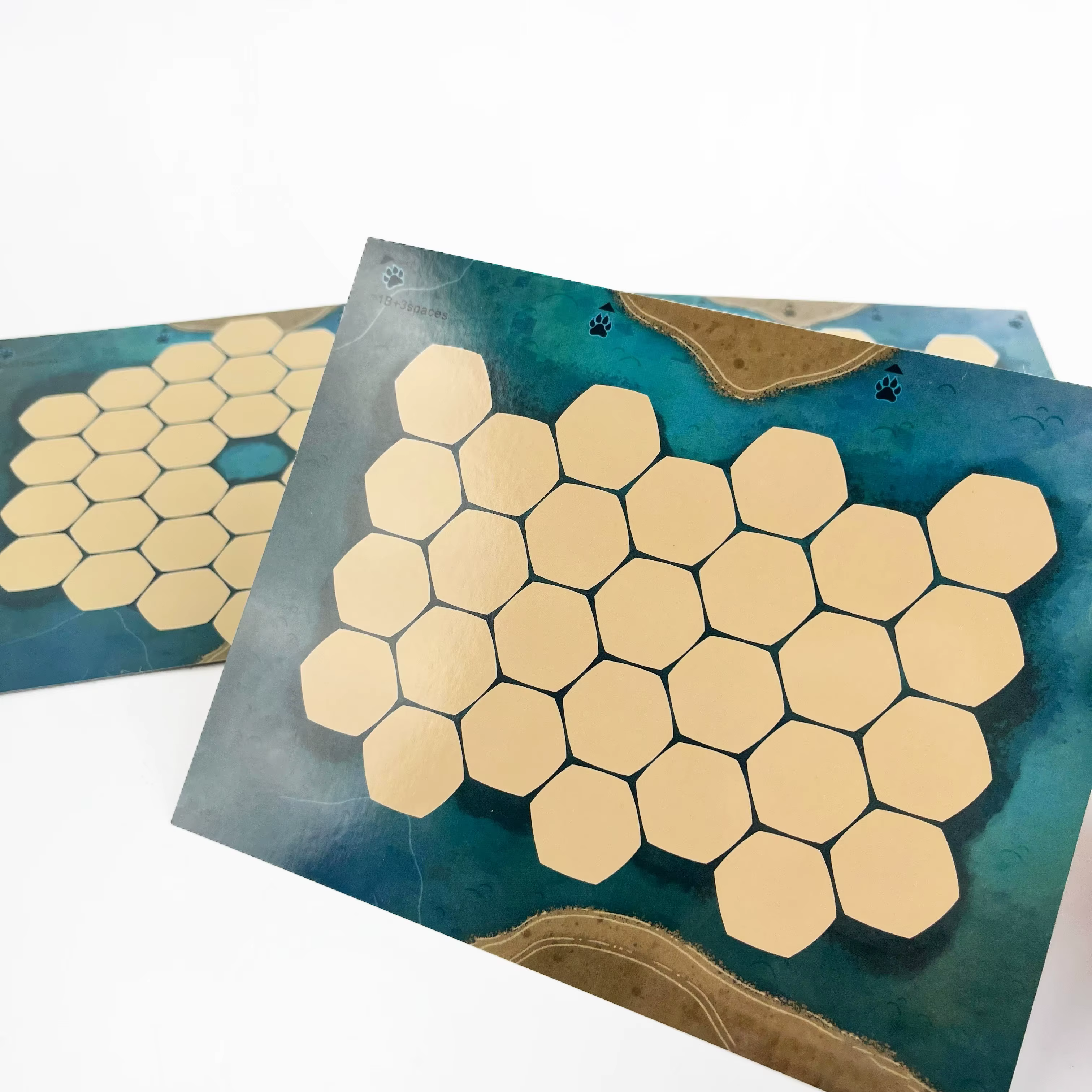 Accessoires de jeu Harmonies Map Expansion Pack |   Ensemble de 6 nouveaux jeux de plateaux |   Nécessite le jeu de base pour jouer |   Ajoute variété et stratégie