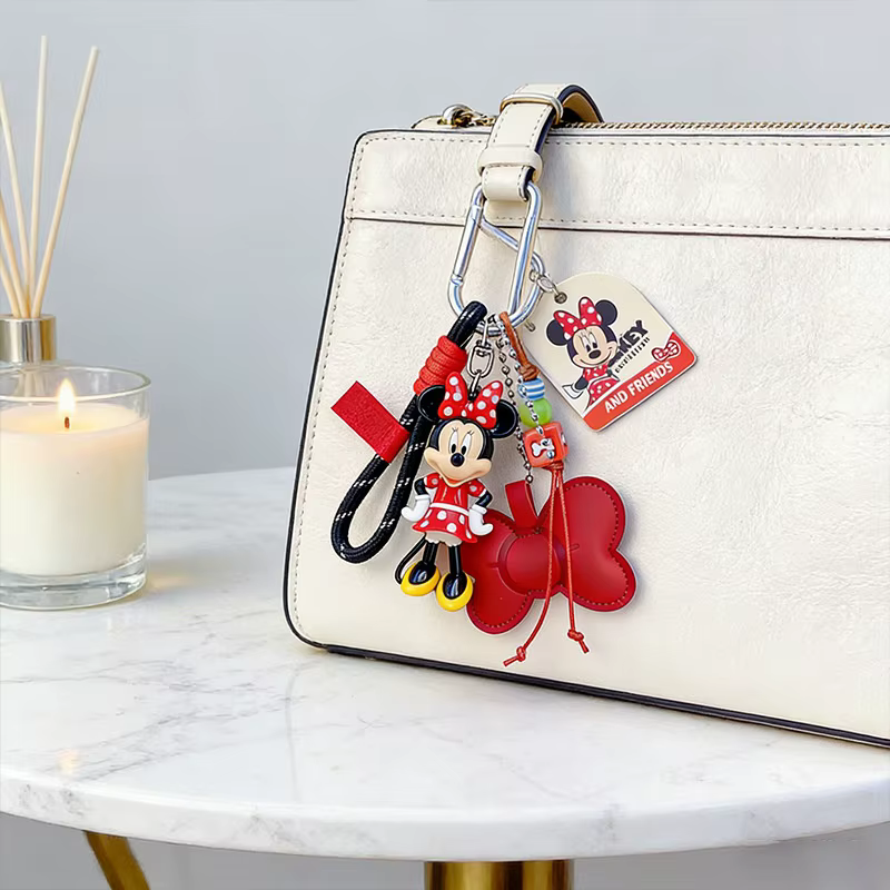 Porte-clés Disney authentique avec poupée Minnie et pendentif Donald Duck, accessoire mignon pour téléphone portable, petite idée cadeau
