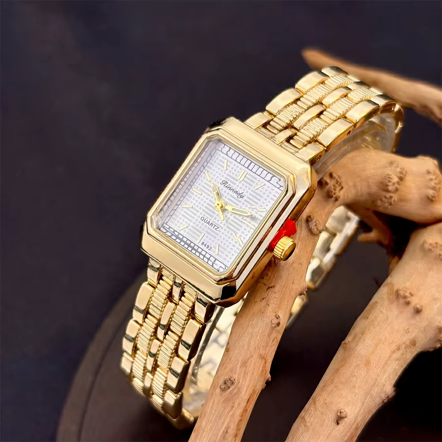 Montre élégante pour femme à cadran rectangulaire