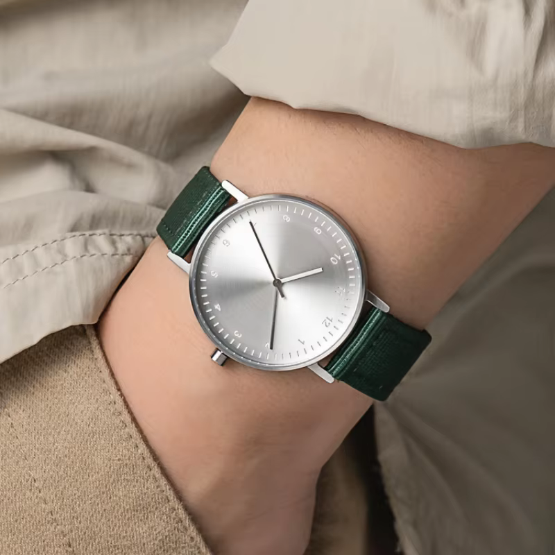 Montre à quartz avec mouvement