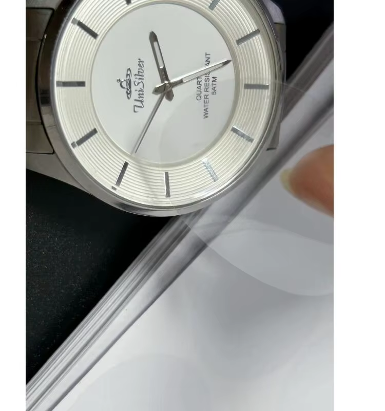 Surface de protection en verre pour montre avec film électrostatique en PVC