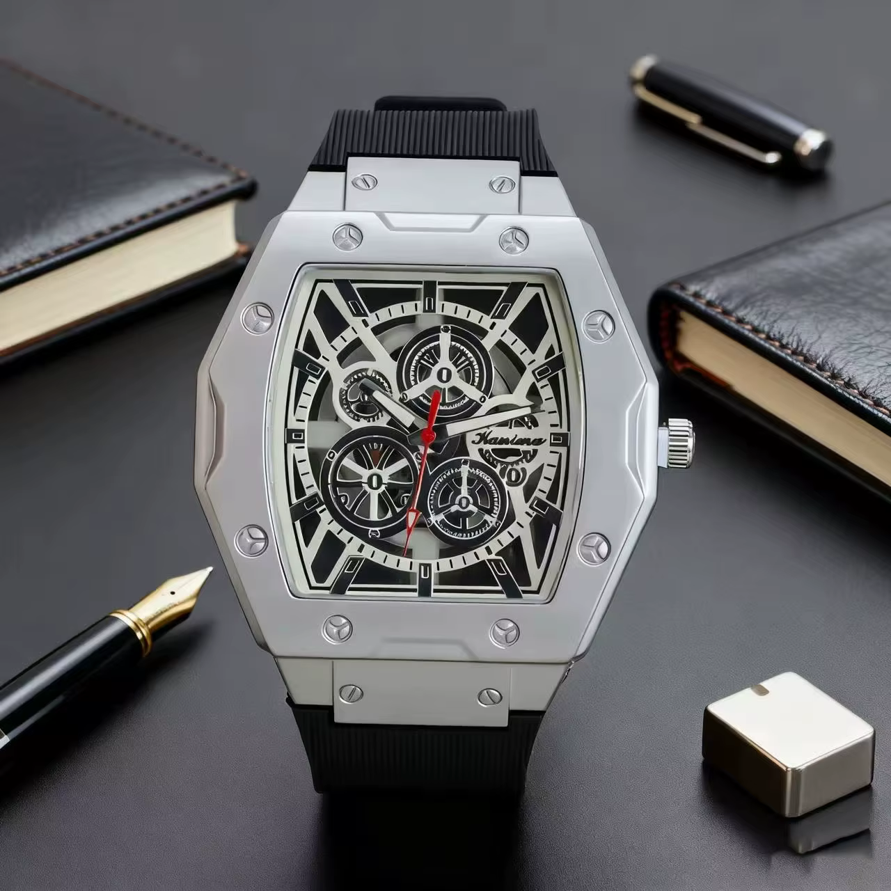 Nouvelle Montre Homme de Luxe Tonneau Squelette Creux Style Mécanique