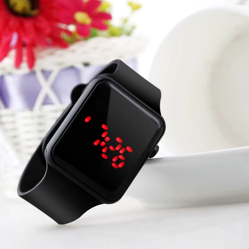 Mode Sport montre numérique pour femmes hommes carré montres LED décontracté Silicone électronique dames