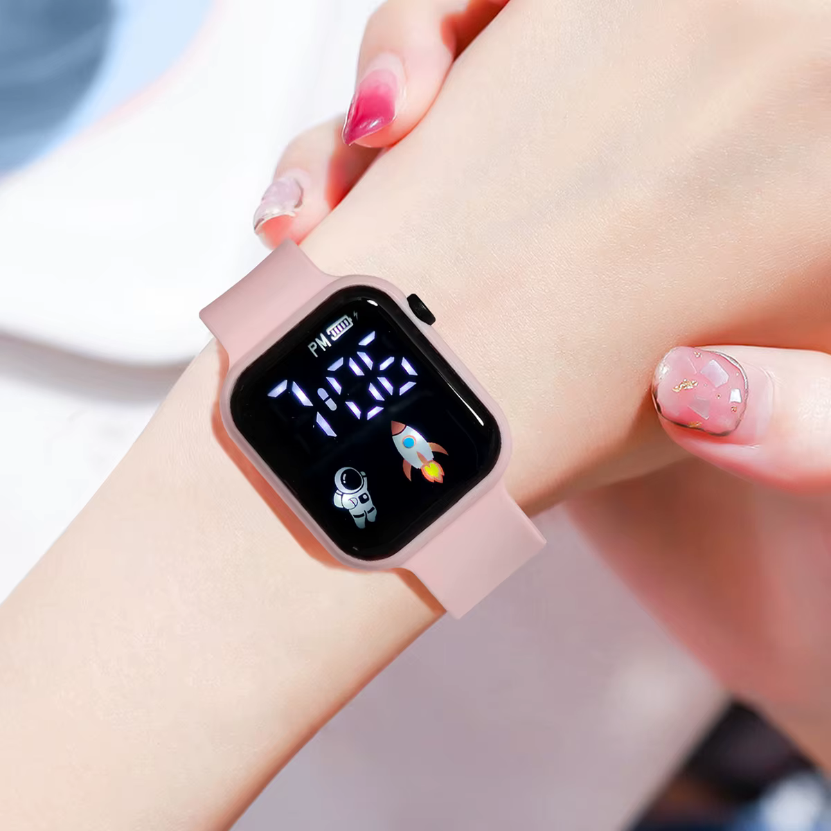 Montre connectée de sport pour hommes et femmes