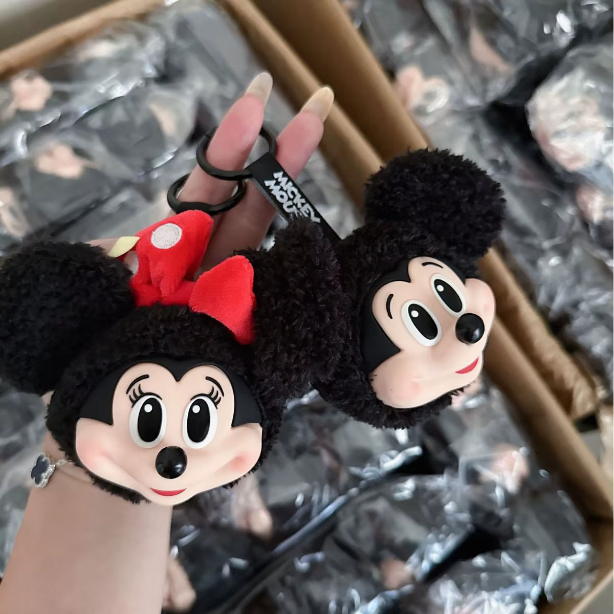 Porte-clés poupée en peluche Mickey Minnie, figurine en vinyle mignonne, cadeau de collection, sac à dos, pendentif de voiture, décoration de maison Anime pour enfants, cadeau d'anniversaire