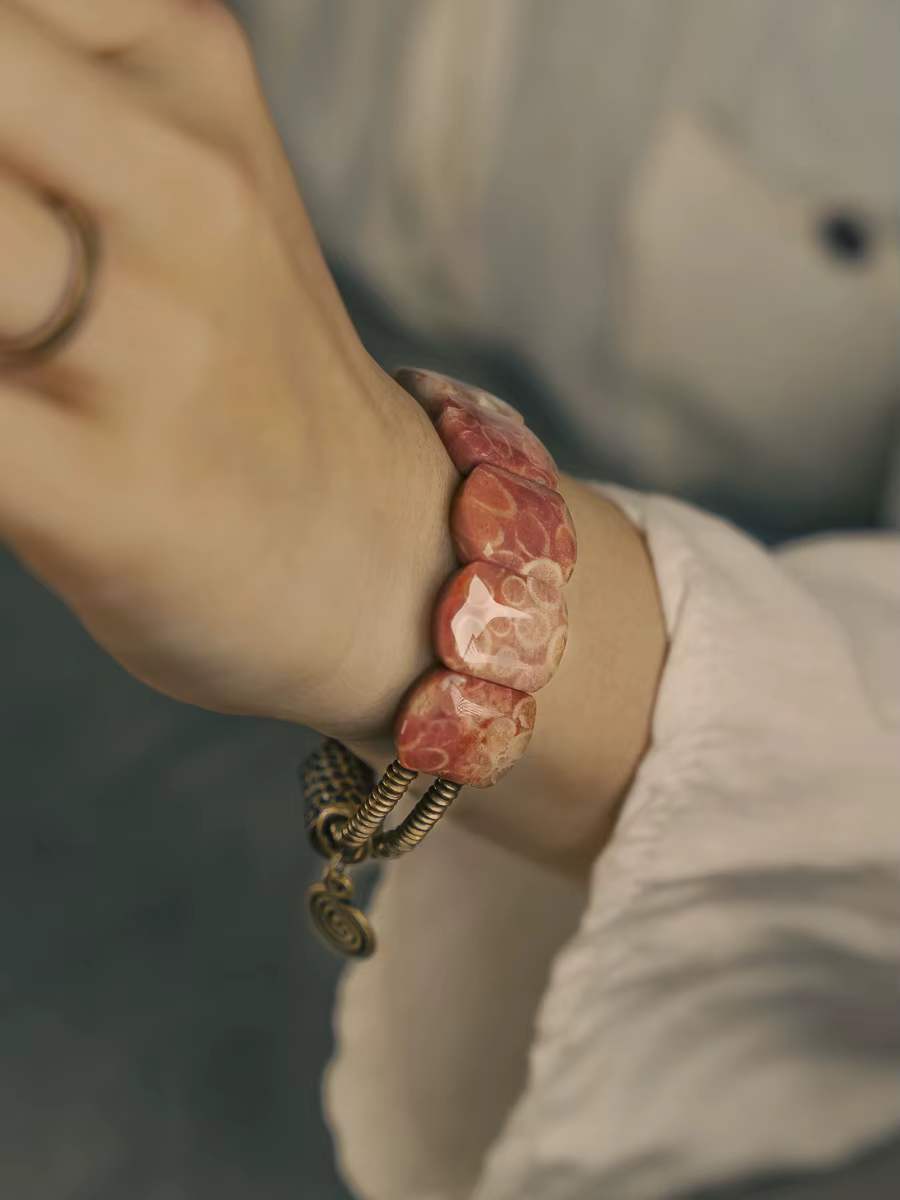 Bracelet de pierres naturelles pour hommes et femmes, deux perles en laiton, roche rouge, métal, bijoux de sémanquer, bracelet de paix protecteur perlé