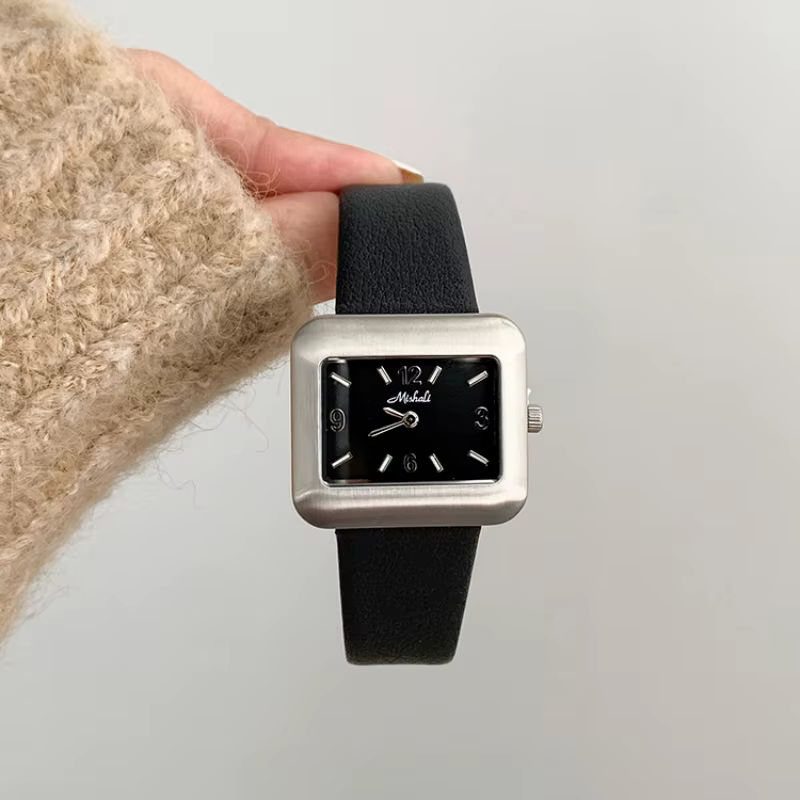 2025 nouvelle montre de mode numérique pour femme Simple carré petit cadran ceinture en cuir femmes