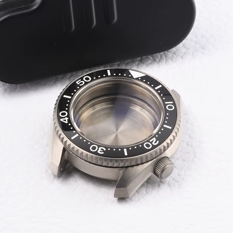Boîtier de montre en titane MM300