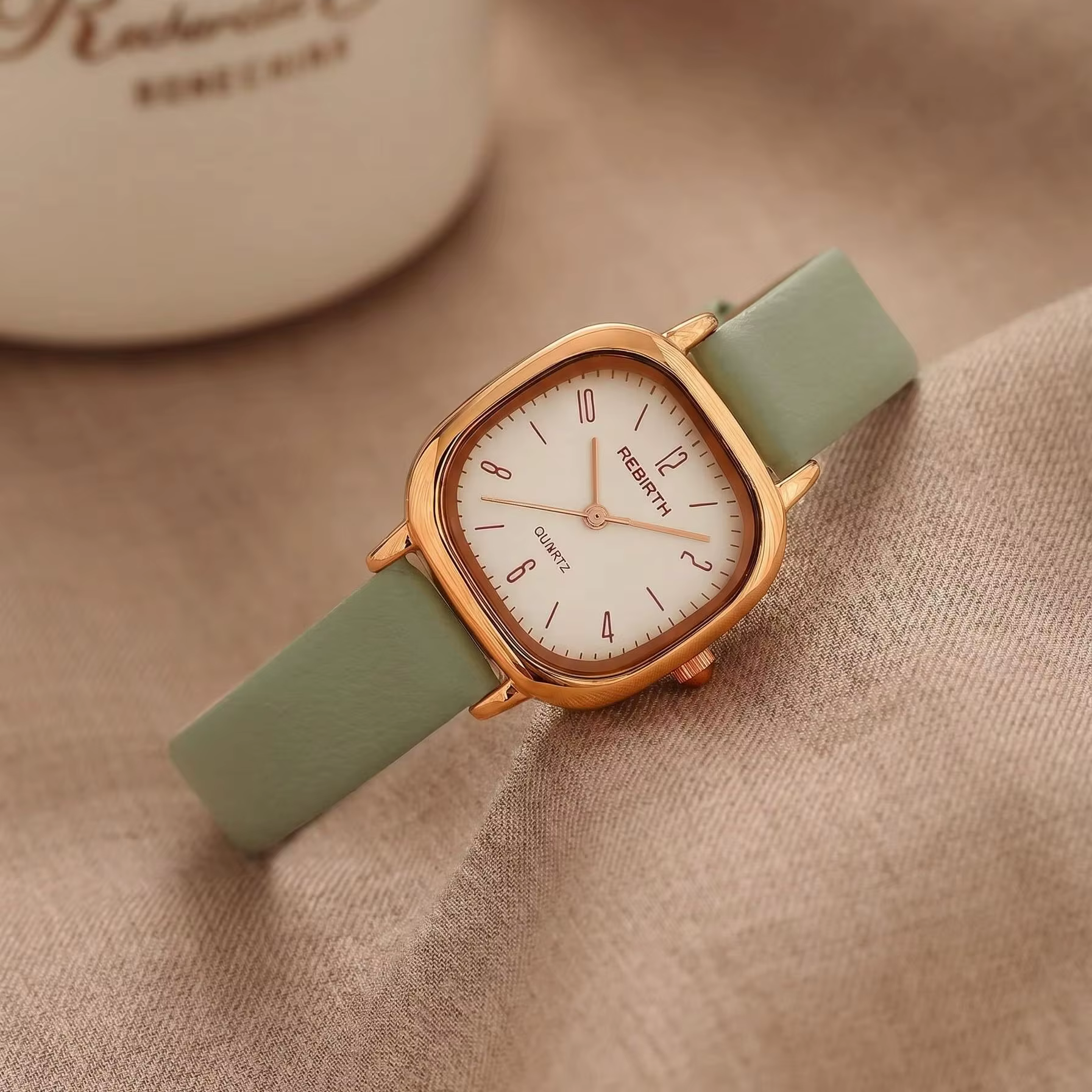 Montre à quartz à cadran romain