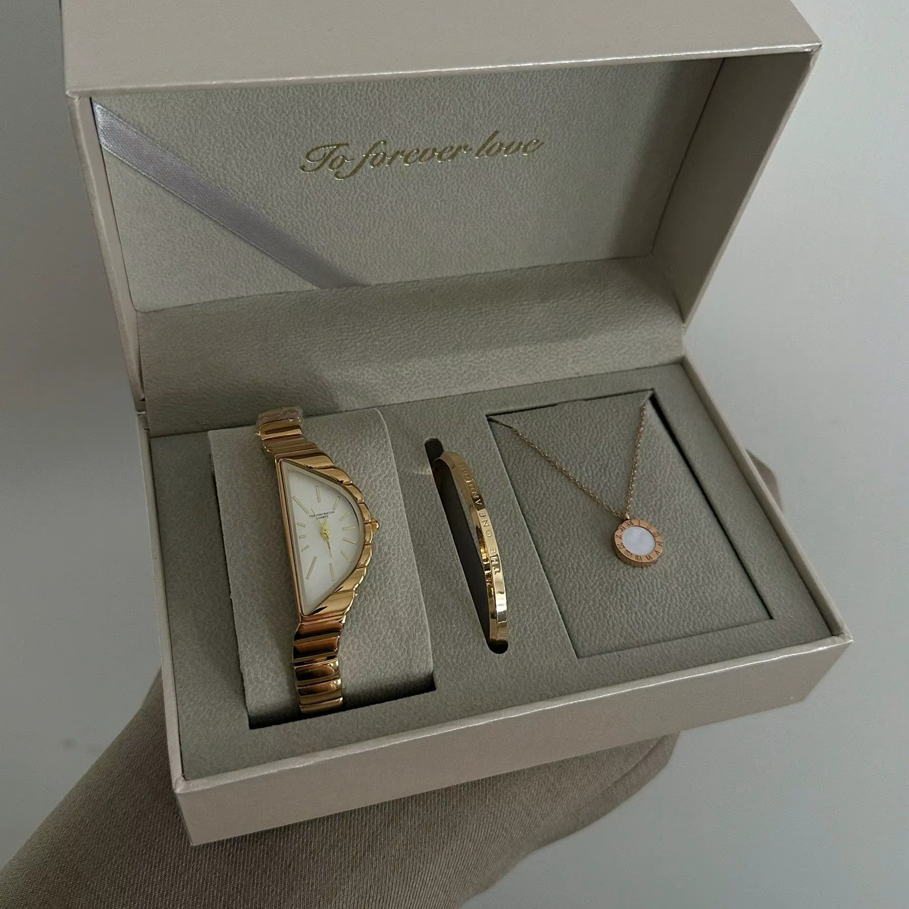 GEDI Vintage Triangle irrégulier femme montres mode luxe étanche Quartz montre-bracelet