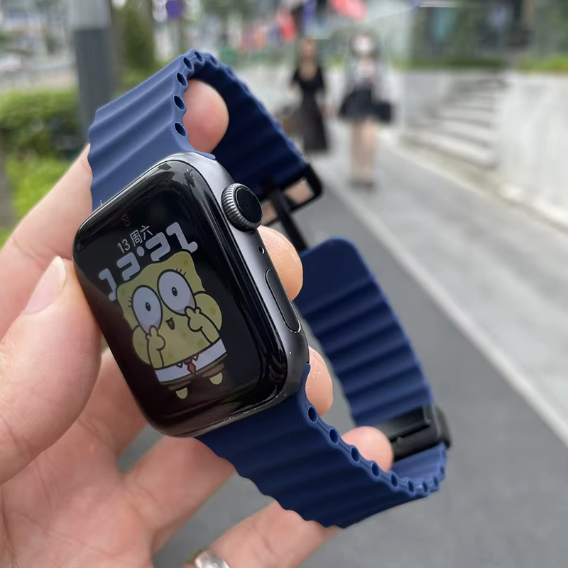 Bracelet de sport magnétique en silicone pour Apple Watch