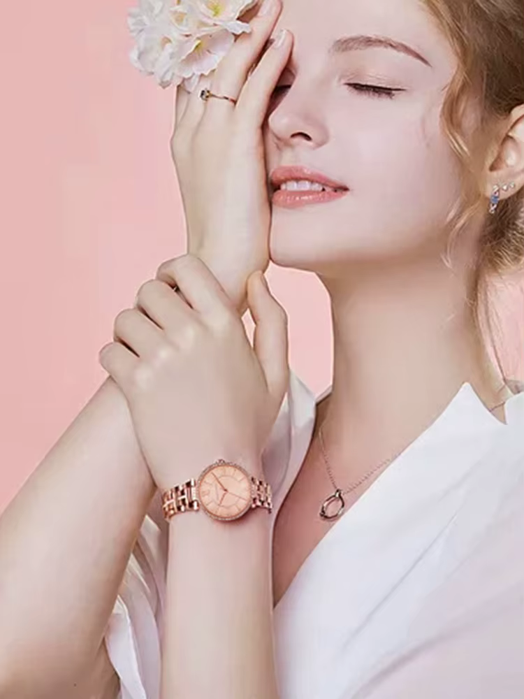 Montre célèbre pour femmes marque britannique concepteur Original mouvement japonais luxe dames en cuir strass montre-bracelet Reloj Mujer