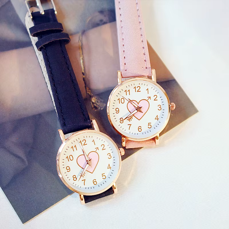 Nouveau mignon cadran en forme de coeur montre femme pour enfants