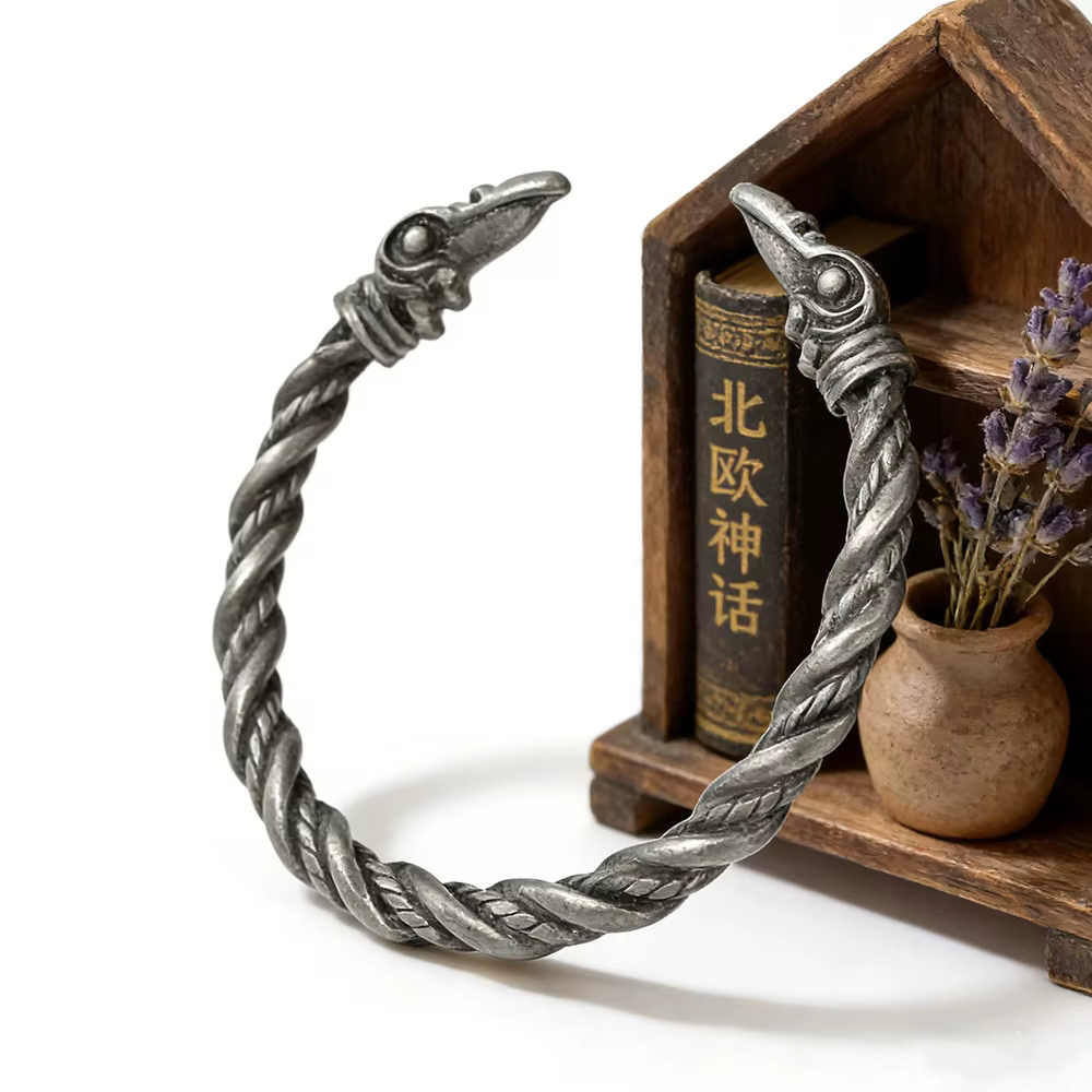 Bracelet manchette pour homme sur le thème du corbeau viking nordique - Bijou élégant inspiré de la mythologie
