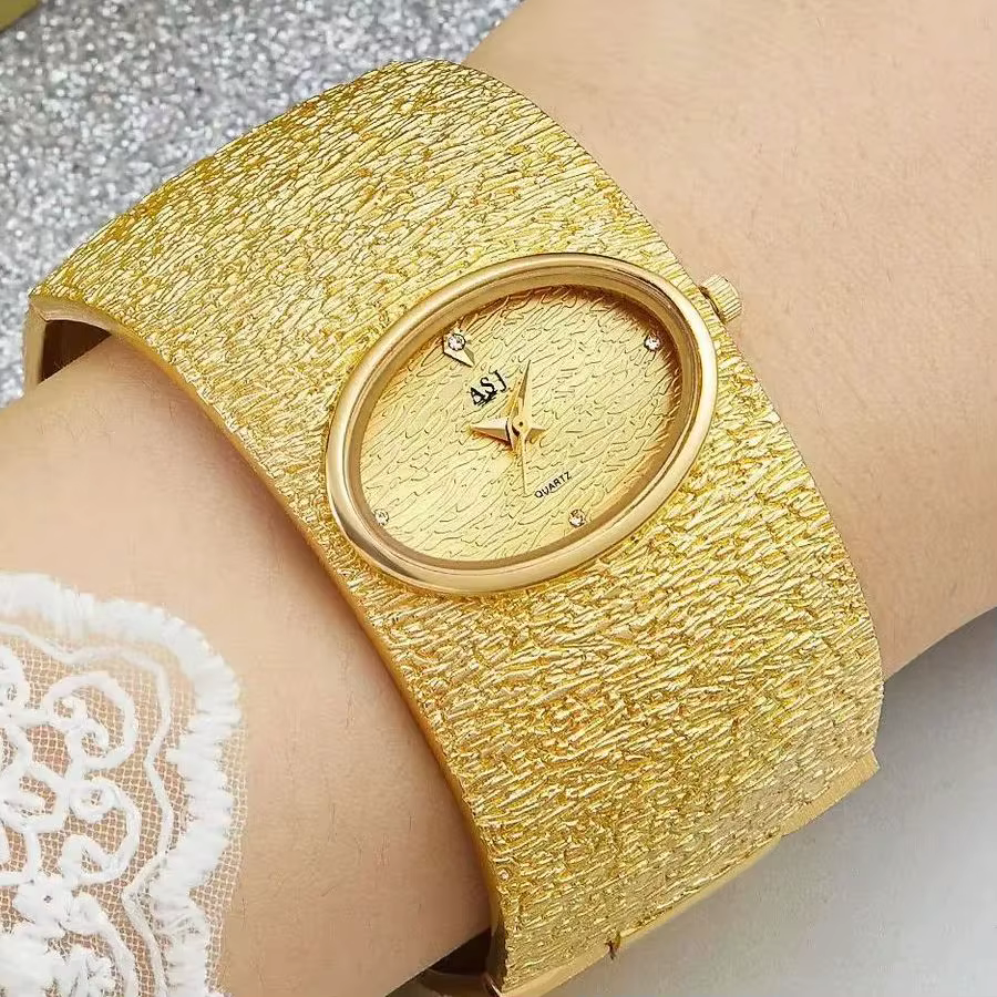 Montre-bracelet de luxe en or pour femme