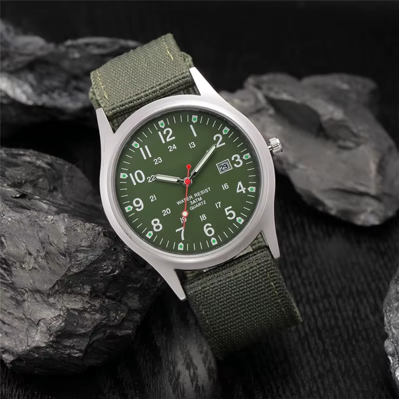 1 pièce / lot Montre homme pas chère