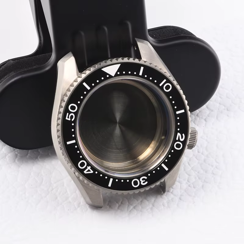 Boîtier de montre en titane MM300