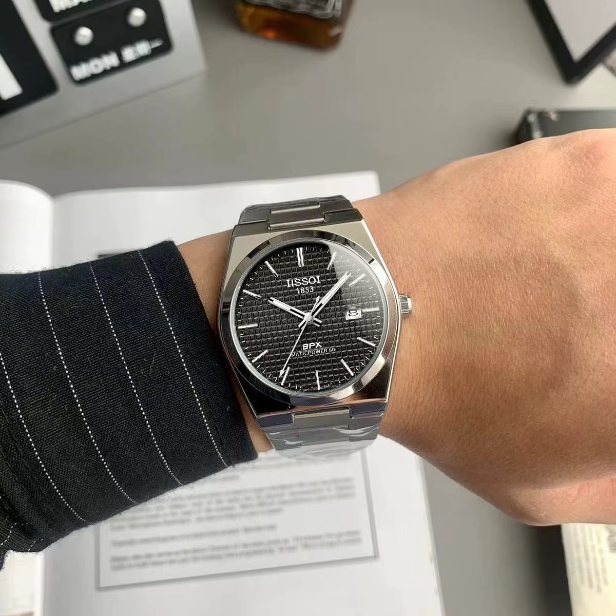 Montre à quartz pour homme de haute qualité