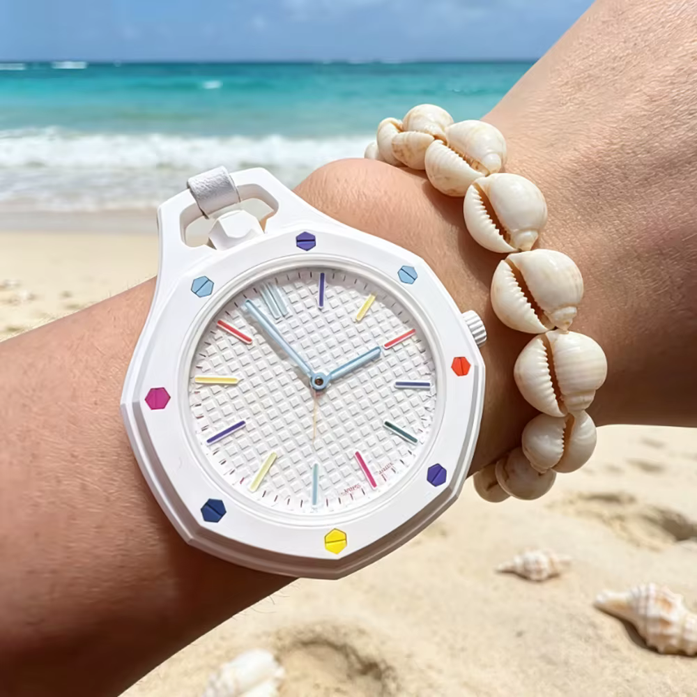 Nouvelles montres à quartz octogonales pour hommes en différentes couleurs