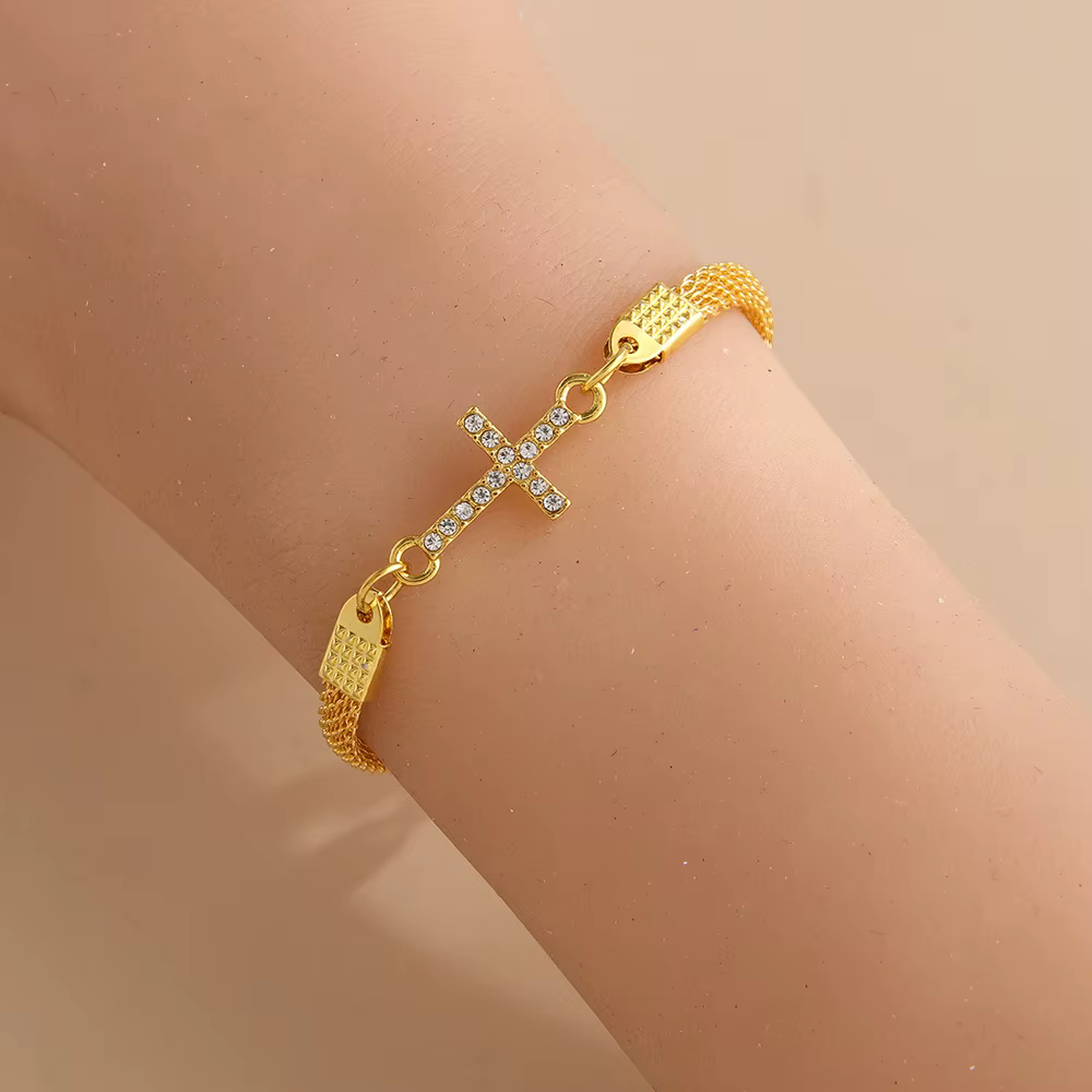 Bracelet en alliage avec strass en forme de croix