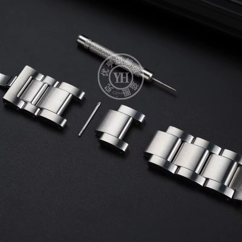 Bracelet de montre en acier à extrémité incurvée solide