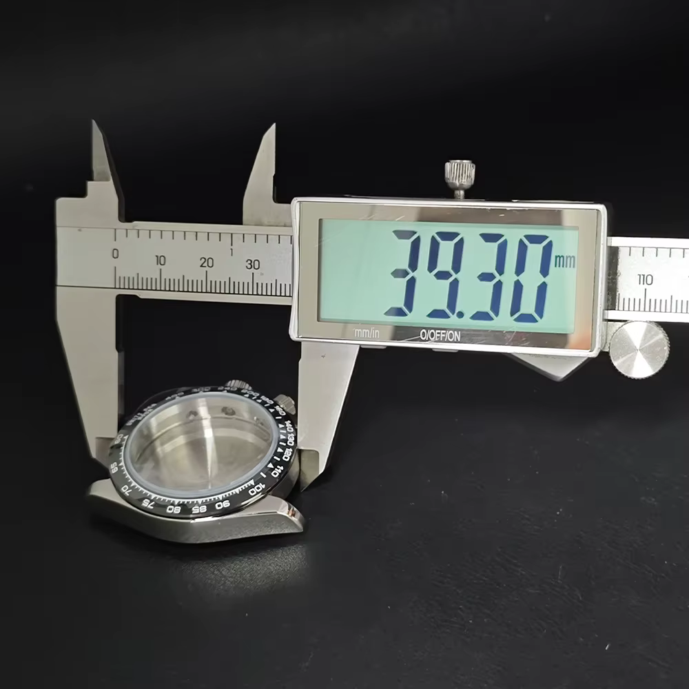 Boîtier en acier pour montres pour hommes