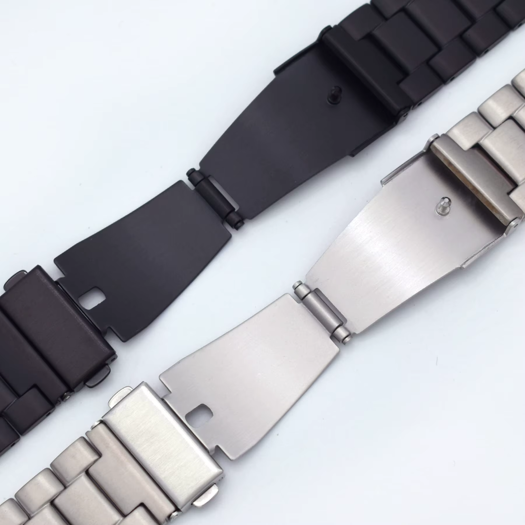 THEAGE Bracelet de montre solide en titane pour hommes et femmes