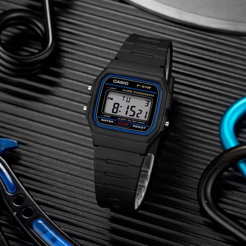 Montre carrée tendance et polyvalente Casio F-91W-1