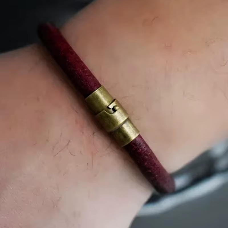 Bracelet à fermoir magnétique hommes Bracelets en cuir véritable Style Simple dames couleur marron rougeâtre
