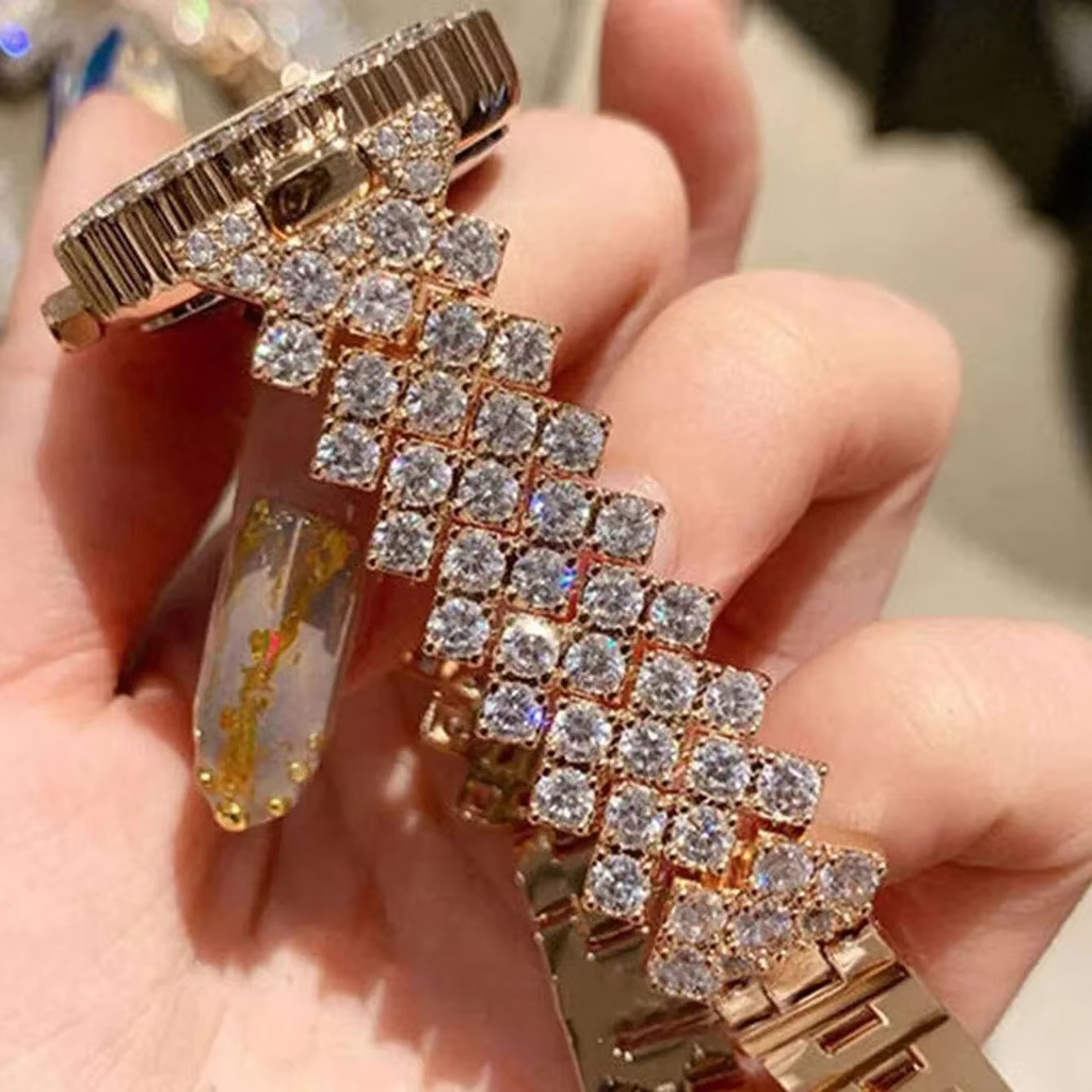 Montre de luxe en strass pour femme
