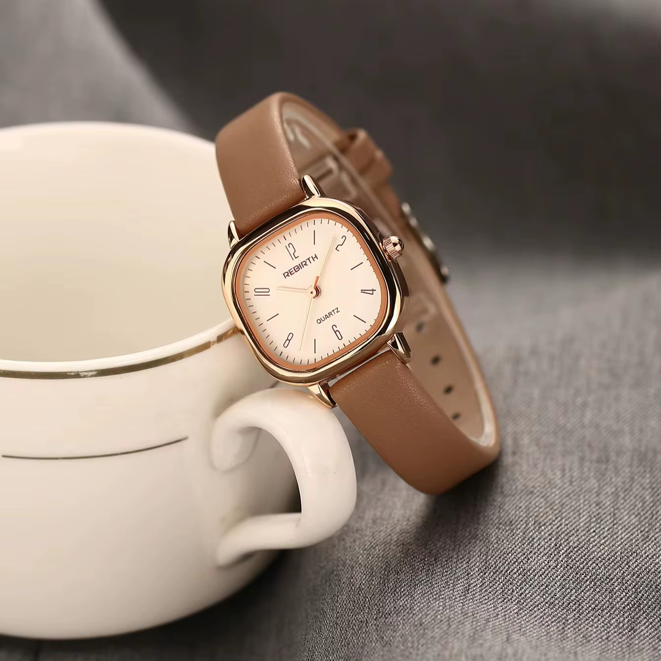 Montre à quartz à cadran romain