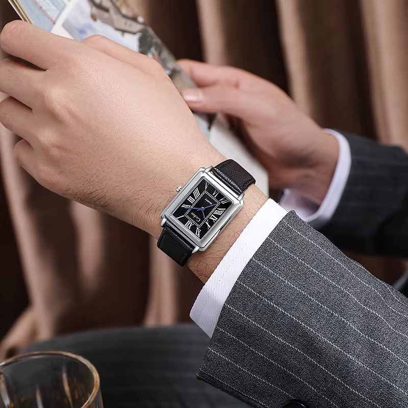 Montre-bracelet à quartz pour hommes à la mode avec bracelet en cuir