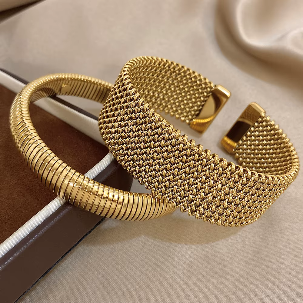 Bracelet circulaire à rayures verticales étroites Greatera