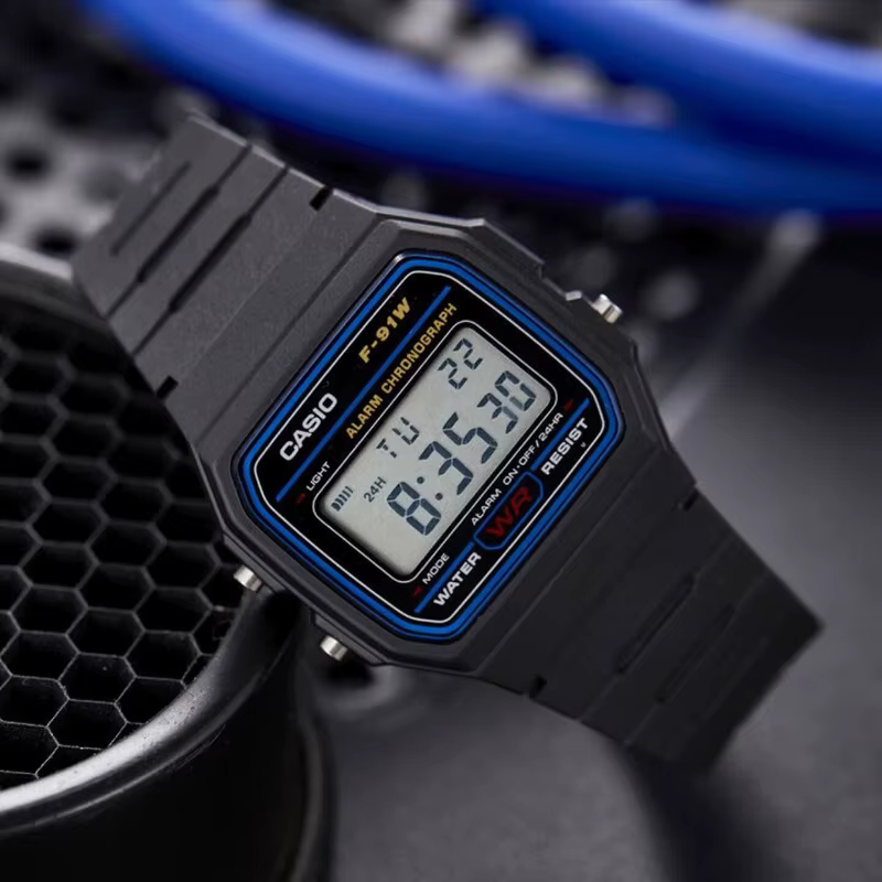 Montre carrée tendance et polyvalente Casio F-91W-1