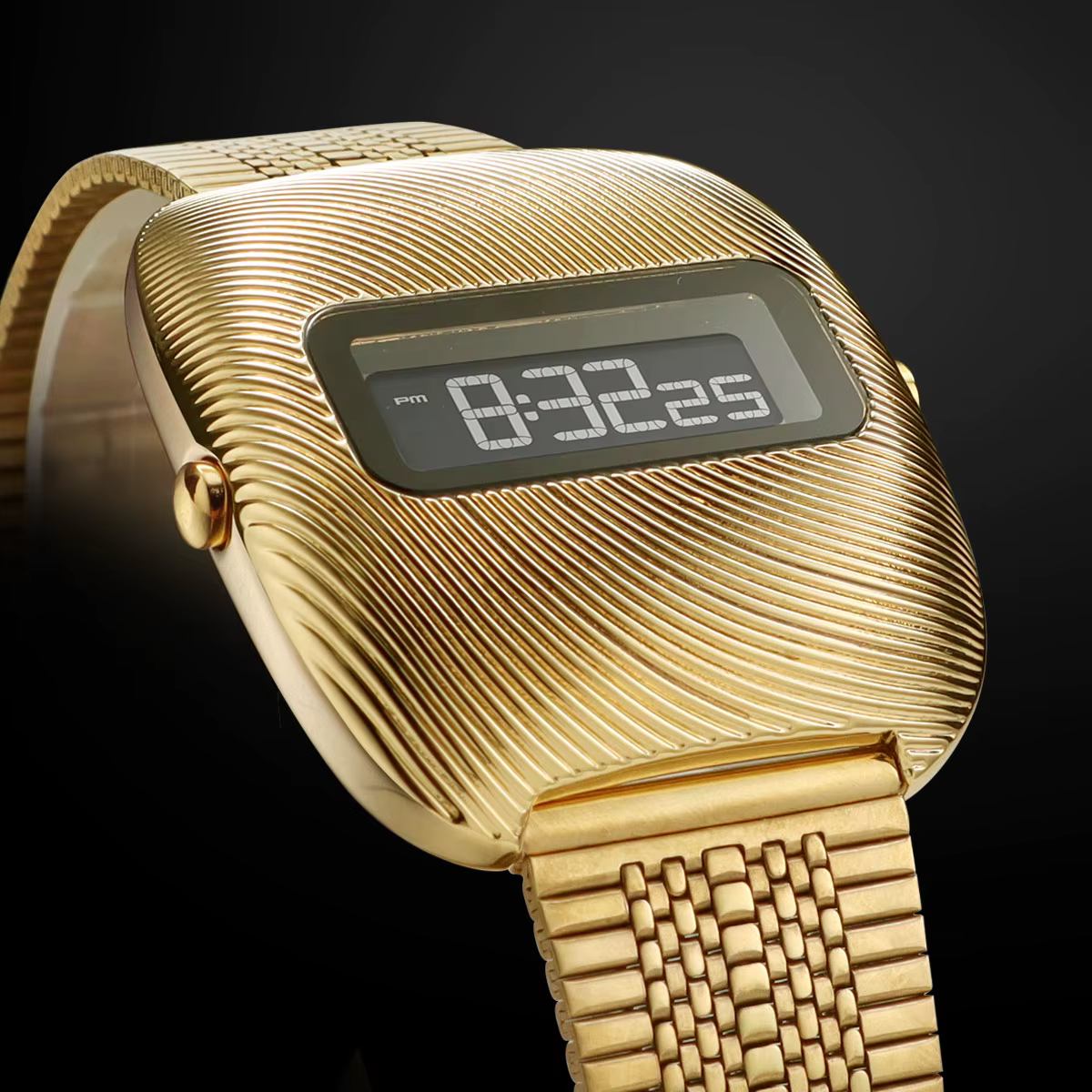 Montre électronique de sport pour hommes
