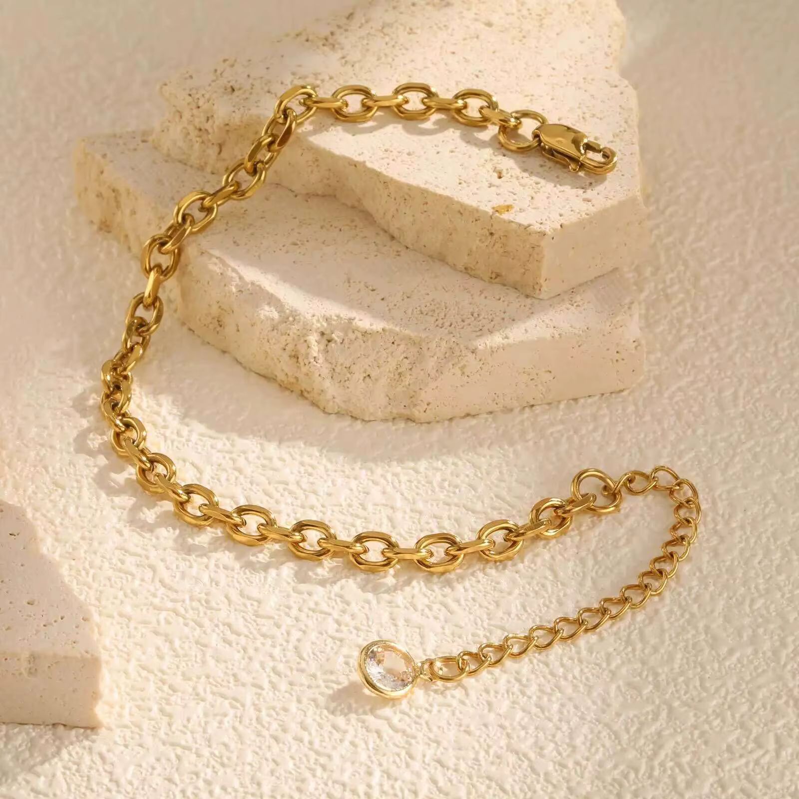 Bracelet élégant en zircone cubique pour femmes