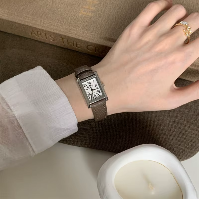 Offre spéciale femmes montre mode bracelet en cuir montres à Quartz de luxe cadran romain fille dames cadeau