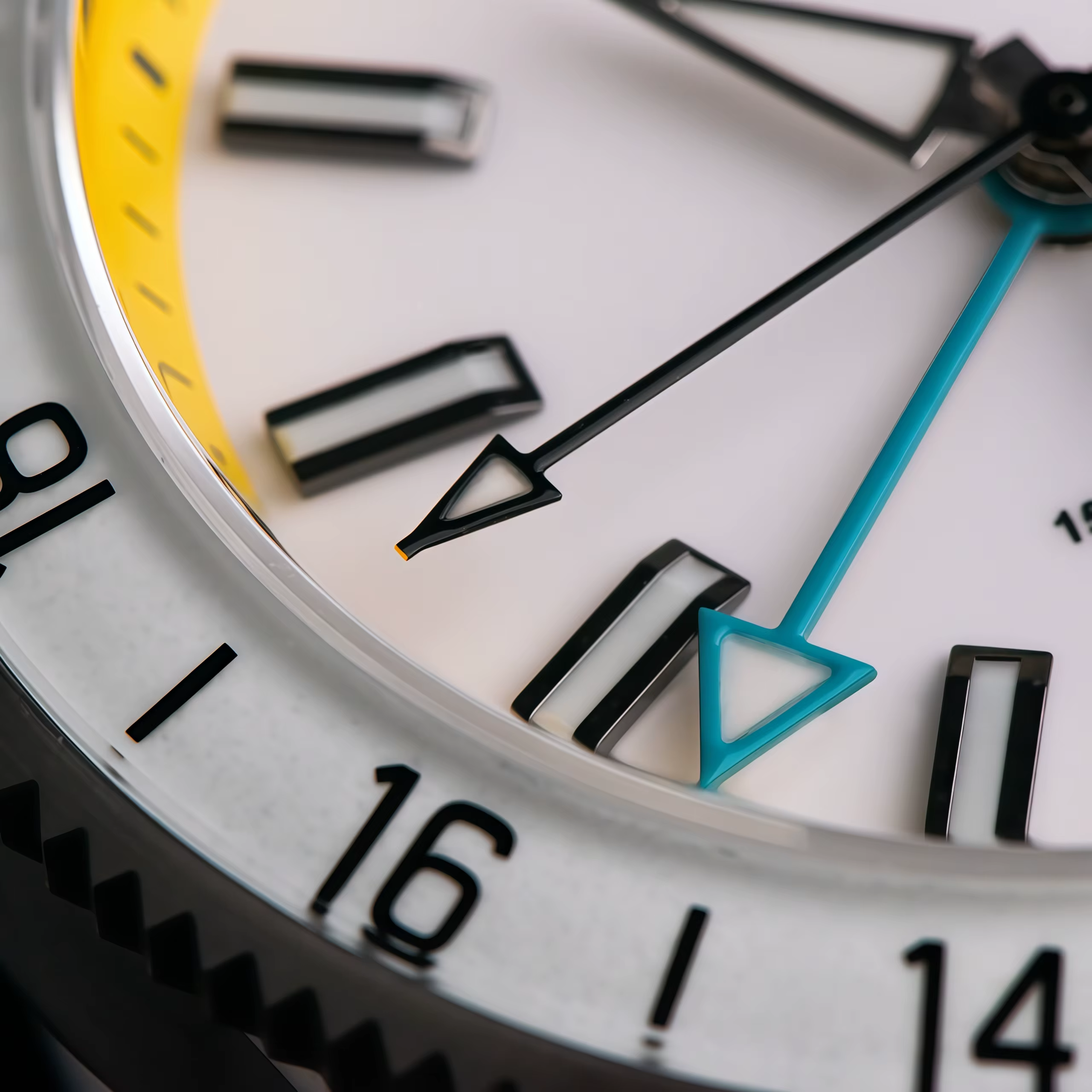 Nouvelle montre automatique pour homme mouvement suisse à Quartz BGW9 lunette lumineuse 4 broches GMT 150 mètres