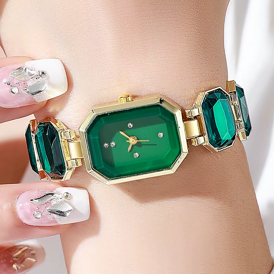 Petite montre en forme de cube de sucre