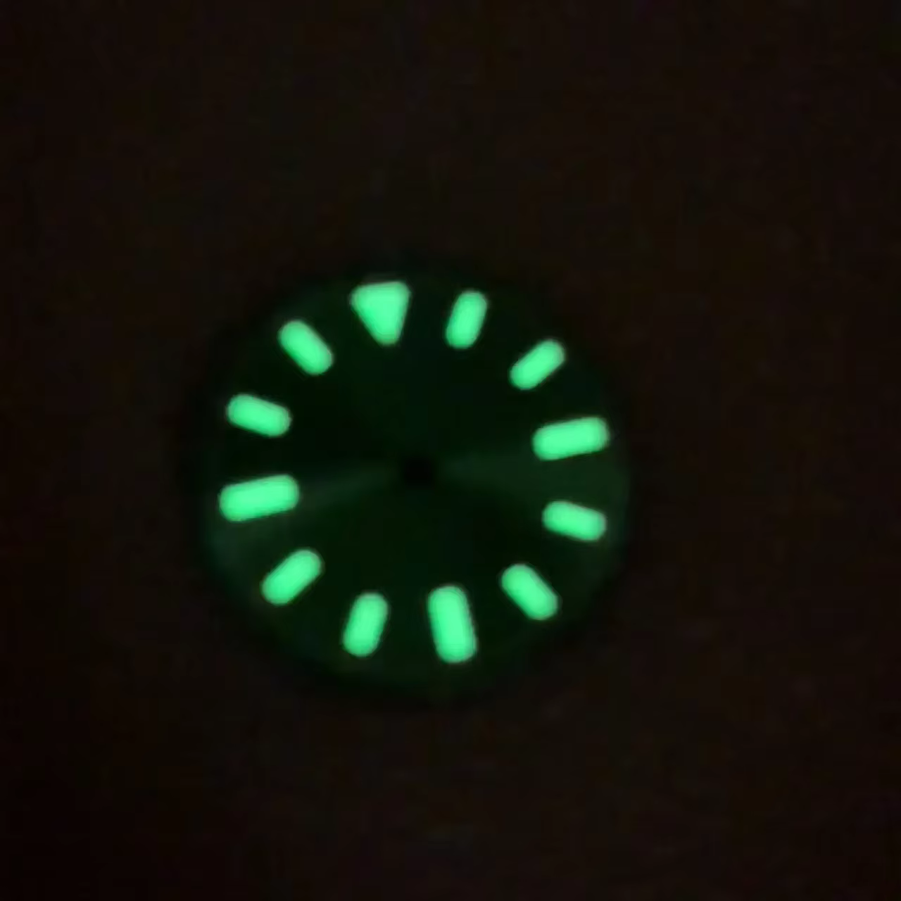 Cadran de montre Sunburst clouté