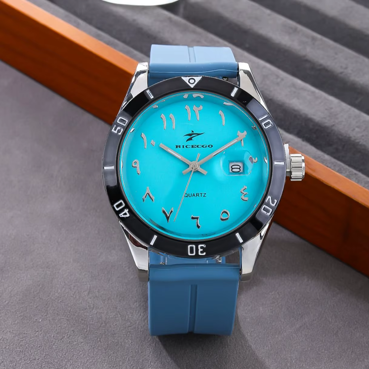Montre-bracelet d'affaires à la mode