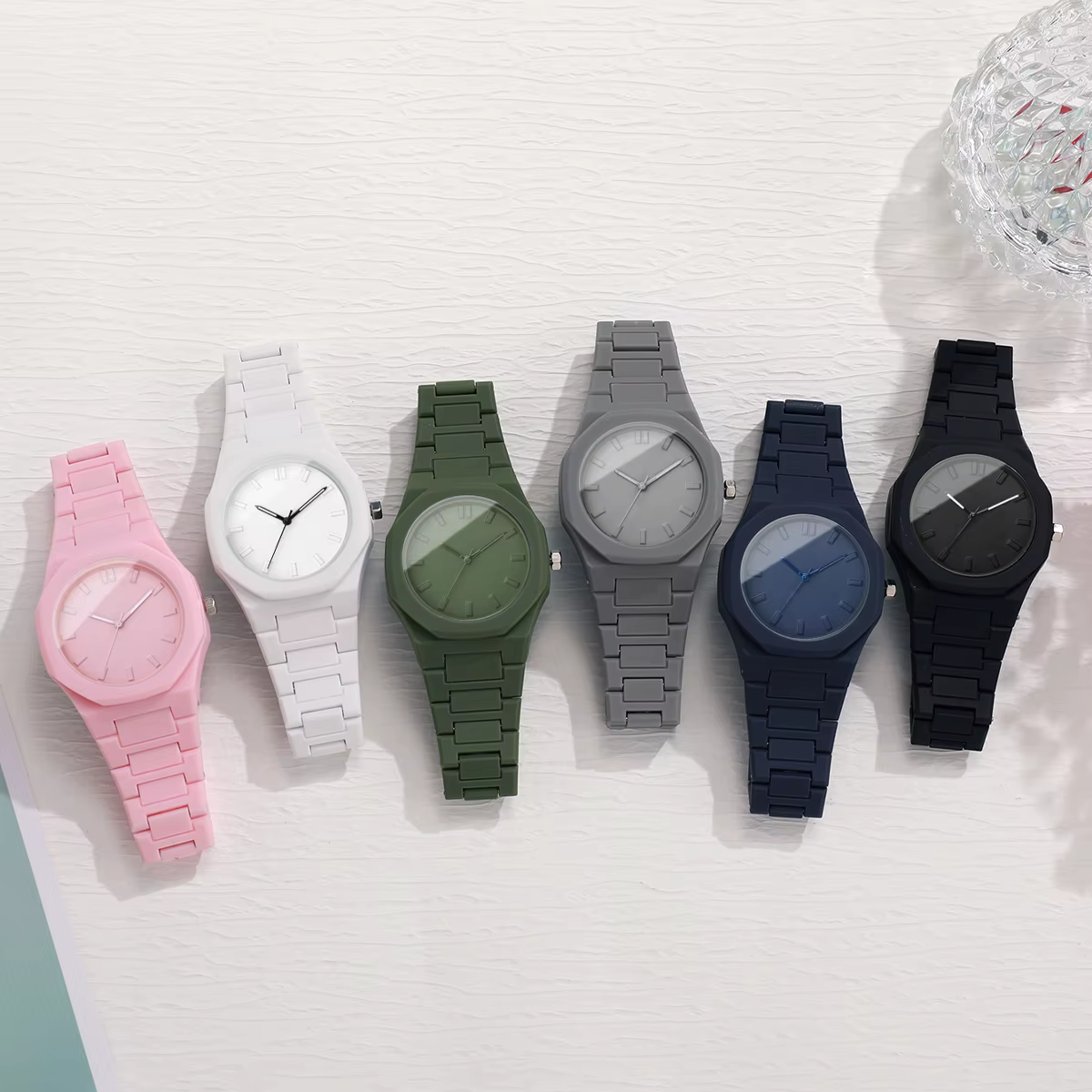 Bracelet en plastique décontracté femmes montre-bracelet à Quartz mode cadran Simple montres