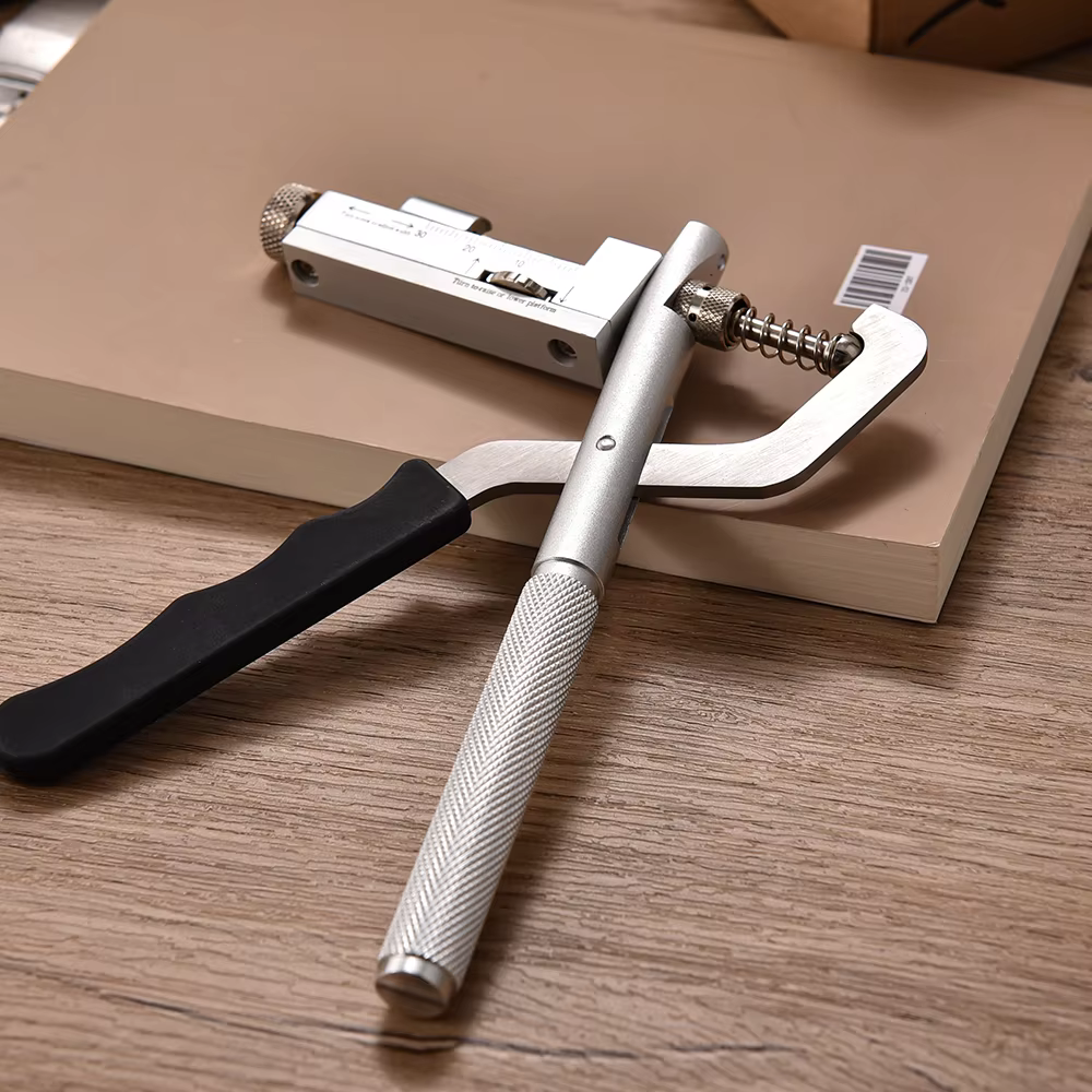 Outil professionnel de précision pour retirer les maillons de bracelet de montre