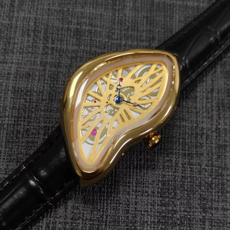 Nouvelle montre à quartz non conventionnelle avec cadran squelette et design torsadé